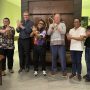 EVP Digital Business & Technology Saiful Hidajat (keempat dari kiri) dan tim berfoto bersama dengan CEO Everynet Lawrence Latham (keempat dari kanan) serta tim usai pertemuan kerja sama antara Antares dengan Everynet.