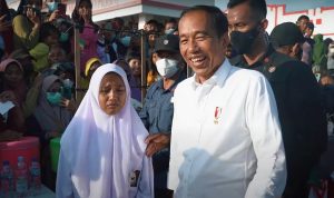 SIswi SMA yang berani Omeli Presiden Jokowi gara-gara HPnya rusak. (Tangkapan layar video Youtube Kesekretariatan Presiden)