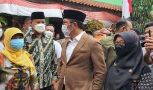 Ridwan Kamil Jenguk Korban Kecelakaan Truk Trailer di Bekasi Ridwan Kamil Jenguk Korban Kecelakaan Truk Trailer di Bekasi