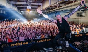 lirik narco blasterjaxx ft Timmy Trumpet