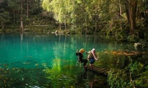 Keindahan Telaga Biru Cicerem yang sangat cocok menjadi spot foto. (instagram)