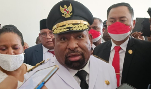 Lukas Enembe Tersangka Korupsi Malah Santai di Rumah, KPK Kemana? Lukas Enembe Malah Diam di Rumah Setelah Jadi Tersangka Korupsi, KPK Kemana? (Sumber gambar: Disway)