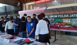 Dukun Palsu di Pekalongan akhirnya tertangkap Polisi setelah paska korbannya lakukan ritual seksual sadis dan direkam untuk dimintai uang. (jpnn)