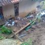 Longsor Terjang Dua Desa di Bandung Barat, Belasan Rumah Rusak Parah, Akses Jalan Terputus Longsor mengakibatkan puluhan rumah di dua desa, Kecamatan Rongga, Kabupaten Bandung Barat mengalami kerusakan. Foto: Istimewa