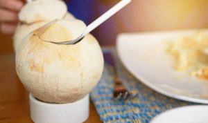Lagi Tren, Minuman Kelapa Muda Khas Thailand dengan Rasa Unik, Begini Resepnya Tren Minuman kekinian Kelapa Muda Khas Thailand.