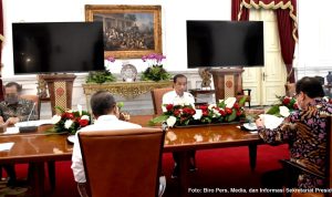Airlangga Hartarto mengatakan, dalam rapat terbatas, Presiden Joko Widodo telah mengistruksikan agar segera mengurangi ketergantungan impor