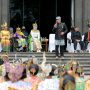 Dihadiri Gubenur Jabar Ridwan Kamil dan Istri, Ribuan penari merak unjuk kebolehan dengan melakukan tarian merak secara masal.