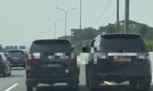 Viral Pengendara Plat Dinas Menodongkan Pistol