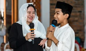 Ketua DPP PDIP Puan Maharani ketika mengajak berdiaolog dengan santri