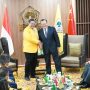 Ketua Umum Partai Golkar Airlangga Hartarto (kiri) dan Delegasi PKC Tiongkok (kanan) ketika bertemu di Jakarta untuk menjalin kerjasama.