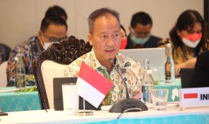 Menteri Perindustrian Agus Gumiwan Kartasasmita membicarakan mengenai kelanjutan kerjasama sektor perdagangan tiga negara di kawasa ASEAN.