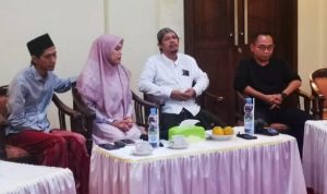 Meski Sudah Dihina, Ning Imaz Sambut Eko Kuntadhi di Ponpes Lirboyo Seperti Keluarga