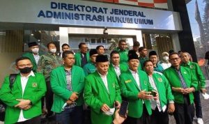Plt Ketua Umum PPP Mardiono ketika memberikan keterangan mengenai arah politik ke depan bersama KIB