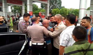 Pria yang Bakar SPBU di Cirebon Diduga Gangguan Jiwa Pria yang Bakar SPBU di Cirebon Diduga Gangguan Jiwa