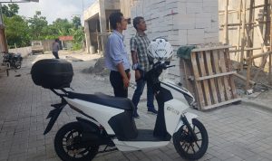 Sebagai lembaga keuangan konsisten berperan aktif dalam upaya pengurangan emisi di Indonesia. Penggunaan kendaraan listrik secara bertahap