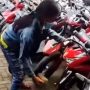 Ibu Merusak Motor Sendiri