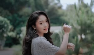 Download MP3 Sunda Viral TikTok DJ, Langlayangan "Salira Ayeuna Ayana Dimana..."