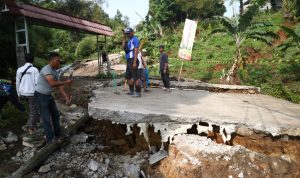 BPBD Sebut Bojong Koneng Masuk Kawasan Zona Merah Pergeseran Tanah