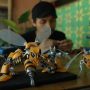 Terinspirasi Film Transformers, Pemuda Bogor Ciptakan Miniatur Robot dari Limbah