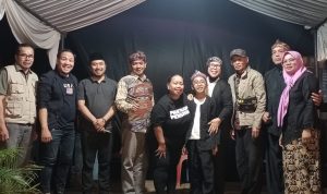 Angkat Kembali Nobar Layar Tancap Melalui Roadshow Kedua Film Pendek 'Bertemu Lewat Mimpi' (2) Angkat Kembali Nobar Layar Tancap Melalui Roadshow Kedua Film Pendek 'Bertemu Lewat Mimpi' (2)