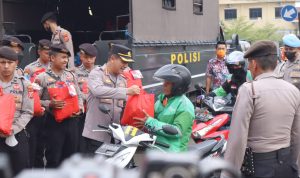 Polresta Bandung Siapkan Ribuah Sembako, Driver Online Jadi Sasaran Polresta Bandung Siapkan Ribuah Sembako, Driver Online Jadi Sasaran
