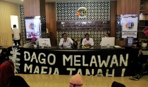 Indikasi Mafia Tanah, Warga Dago Elos Kembali Datangi Kantor ATR/BPN Kota Bandung Indikasi Mafia Tanah, Warga Dago Elos Kembali Datangi Kantor ATR/BPN Kota Bandung