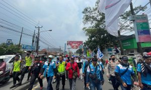 Ribuan Buruh dan DPRD Kabupaten Bandung Barat Mendukung BBM Turun Ribuan Buruh dan DPRD Kabupaten Bandung Barat Mendukung BBM Turun