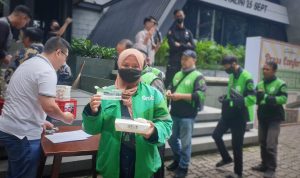 Sebar 1000 Voucher BBM, Kafe Cabin Bogor Bikin Seneng Driver Ojol