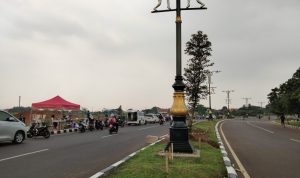 Warga Keluhkan Parkir Liar di Stadion Pakansari Dishub Janjikan Penertiban