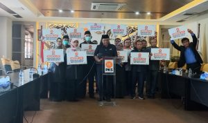 Fraksi PKS DPRD Jabar Meminta Presiden Membatalkan Kenaikan Harga BBM Bersubsidi Fraksi PKS DPRD Jabar Meminta Presiden Membatalkan Kenaikan Harga BBM Bersubsidi