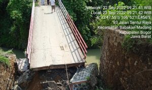 Jembatan Cicadas Ambruk, Warga Berharap Diperbaiki Secepatnya