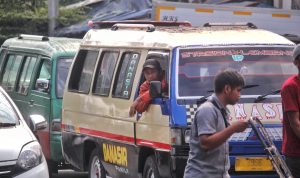 Dampak BBM, Tarif Angkutan Umum Naik Rp1.000 dan Jauh Dekat Harganya Sama