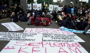 Ratusan Mahasiswa BEM Bogor Raya Unjuk Rasa Minta Pemkab Sampaikan Tuntutan ke Pusat