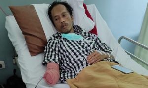 Kisah Yayat Kustiawan yang Kehilangan Tangan Kanannya saat Bekerja (1) Kisah Yayat Kustiawan yang Kehilangan Tangan Kanannya saat Bekerja (1)