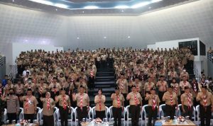 Foto bersama plt Bupati Bogor Iwan Setiawan bersama ketua kwartir daerah Jabar Atalia Praratya saat Karang Pamitran Kwarda Jabar di Aula Setda, Cibinong, Kabupaten Bogor. Foto : Sandika Fadilah/Jabarekspres.com