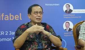 OJK Dorong Industri Jasa Keuangan Ramah Bagi Penyandang Disabilitas Kepala Eksekutif Pengawas Perbankan Dian Ediana Rae dalam Sarasehan Keuangan Bersama Komunitas Difabel yang diselenggarakan dalam rangka Bulan Inklusi Keuangan 2022 di Kantor OJK Regional 2 Jawa Barat