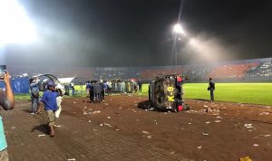 Tragedi Kerusuhan Stadion Kanjuruhan, Tiga Ribu Orang Berbuat Anarkhis Paska tragedi kerusuhan di Stadion Kunjuruhan Malang, yang menewaskan ratusan orang. (jpnn)