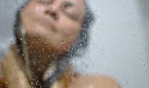 Tata Cara Mandi Wajib atau Mandi Junub, Lengkap dengan Niat dan Adabnnya