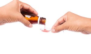 Ahli Farmasi Unpad Sebut Larangan Penjualan Obat Cair Terlalu Dini