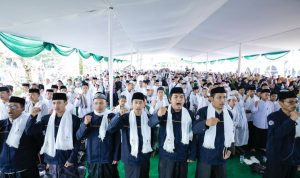 Ribuan Santri Bersama Ulama-Kyai di Kabupaten Bandung Satukan Suara Dukung Ganjar Pranowo Presiden 2024 Ribuan Santri Bersama Ulama-Kyai di Kabupaten Bandung Satukan Suara: Ganjar Pranowo Presiden 2024