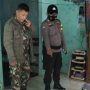 Petugas berada dirumah korban di Kampung Cimandala,Desa Cimandala, Kecamatan Sukaraja, Kabupaten Bogor. Foto : Sandika Fadilah via Polsek Sukaraja