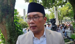 Gubernur Jawa Barat Ridwan Kamil menanggapi keresahan warga Jabar yang dihantui Penyakit Gagal Ginjal Akut. (foto: SAndi Nugraha)