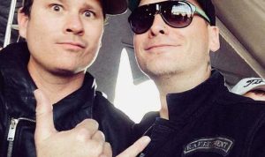 Tom Delonge: Aku Mengirim Ini Ke Matt Skiba Secara Pribadi, Dunia Perlu Tahu Bahwa Aku Menghormatinya Tom Delonge Matt Skiba