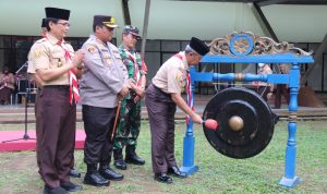 Sekertaris Daerah Kabupaten Bogor Burhanudin saat membuka kegiatan perkemahan di Bumi Perkemahan Cimandala, Kecamatan Sukaraja, Kabupaten Bogor, Kamis 06 Oktober 2022. Foto: Sandika Fadilah/JabarEkspres.com