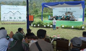 Kondisi lahan kritis di Kabupaten Garut terbilang mengkhawatirkan. Sedikitnya 500 ribu Hektar lahan telah rusak beralih fungsi.