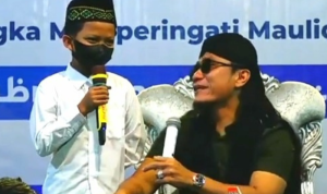 Momen saat Gus Miftah menanyakan perihal agama Farel Prayoga yang membuatnya trending di Twitter. (tangkapan layar video Youtube)