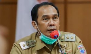 Wali Kota Cimahi Ngatiyana melantik enam pejabat baru untuk menempati posisi kepala Dinas di Lingkungan Pemkot Cimahi.