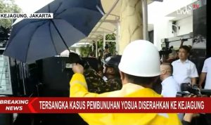 Ferdy Sambo dan Putri Candrawathi Dipayungi Petugas, Wartawan Dilarang Ambil Gambar