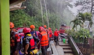 Hujan Deras, Pencarian Korban Tenggelam di Curug Cikembar Dihentikan