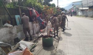 Satpol-PP Bongkar Lapak Puluhan PKL di Ciawi Bogor